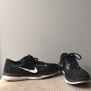 Nike tennis shoes